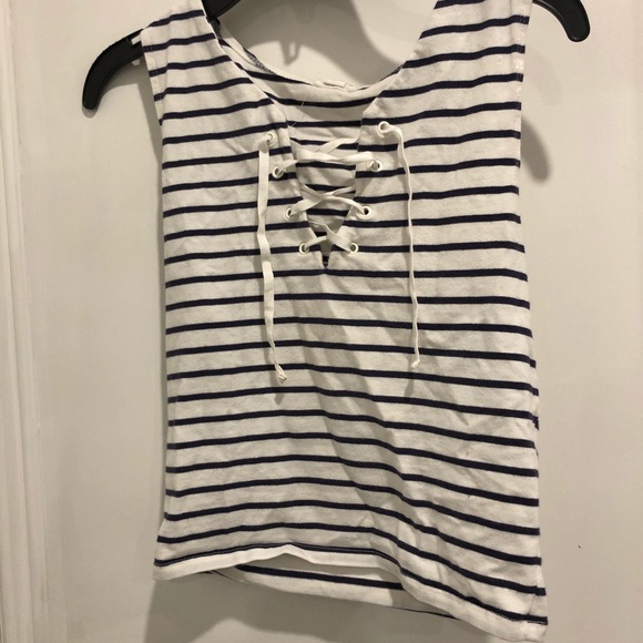 Size Small White and navy blue crop top - Picture 2 of 5